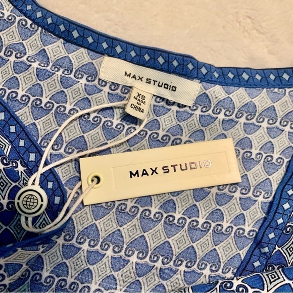 NWT Max Studio Top XS Kimono Style Top 100% Rayon Blue Shades White Short Slvs - Picture 11 of 16